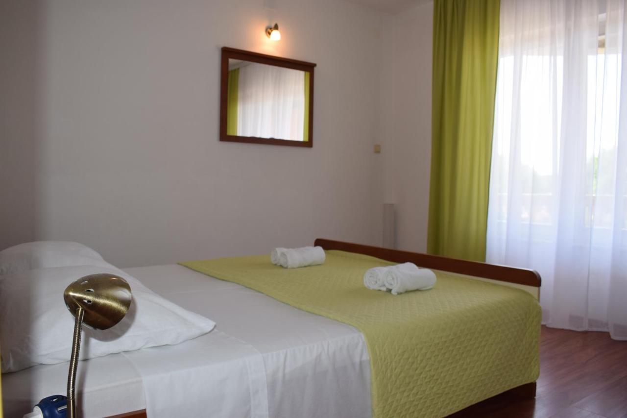 Apartment Danijela Vodice Exteriör bild