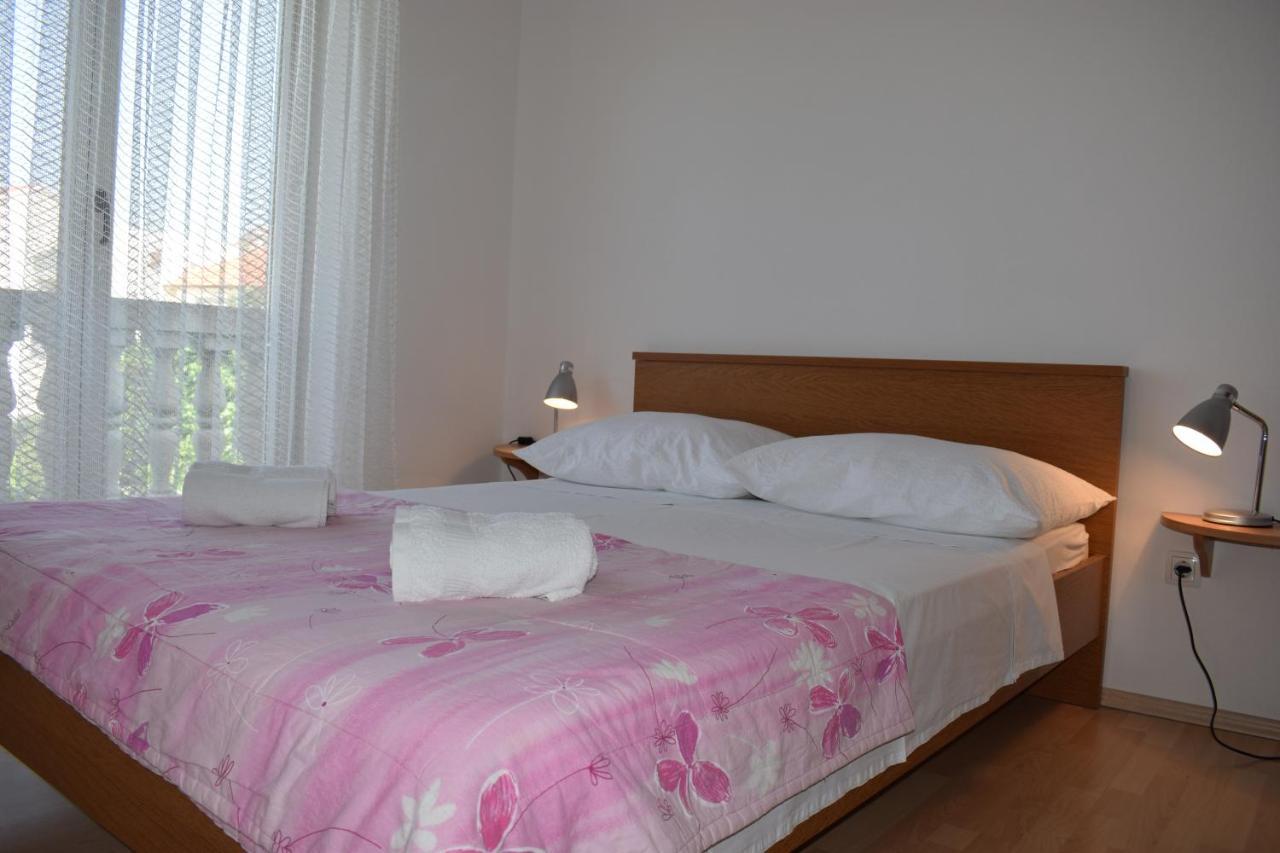 Apartment Danijela Vodice Exteriör bild